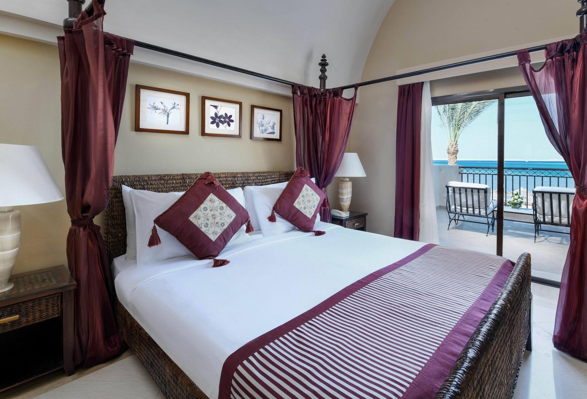 Jaz Belvedere Sharm el-Sheikh Ngoại thất bức ảnh A bedroom at the resort